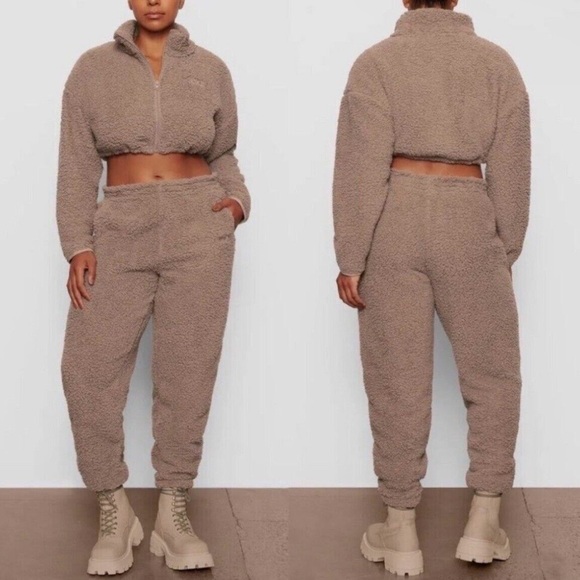 SKIMS Pants - SKIMS LARGE Tigers Eye color Sherpa Long Pants w/ Pockets Drawstring Never worn